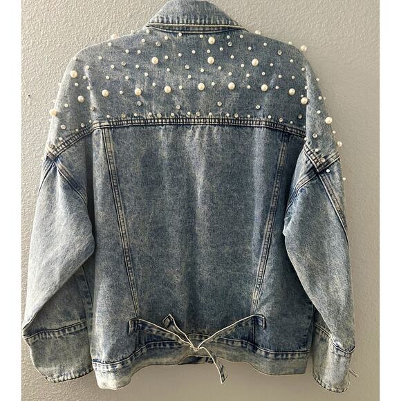 Veveret Women's Medium Wash Pearl And Rhinestone Denim Jacket Size Large NWT - Picture 8 of 12